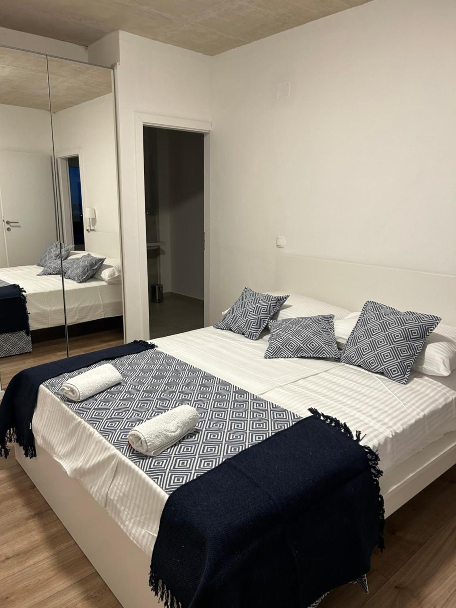Twenty-Punat Apartments Ngoại thất bức ảnh